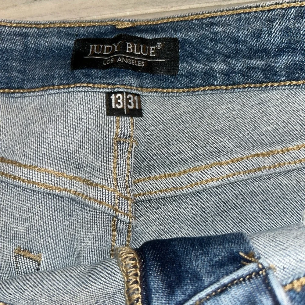 Judy Blue Mid Rise Heavy Distressed Straight Jeans Size 13/31 - Picture 7 of 10